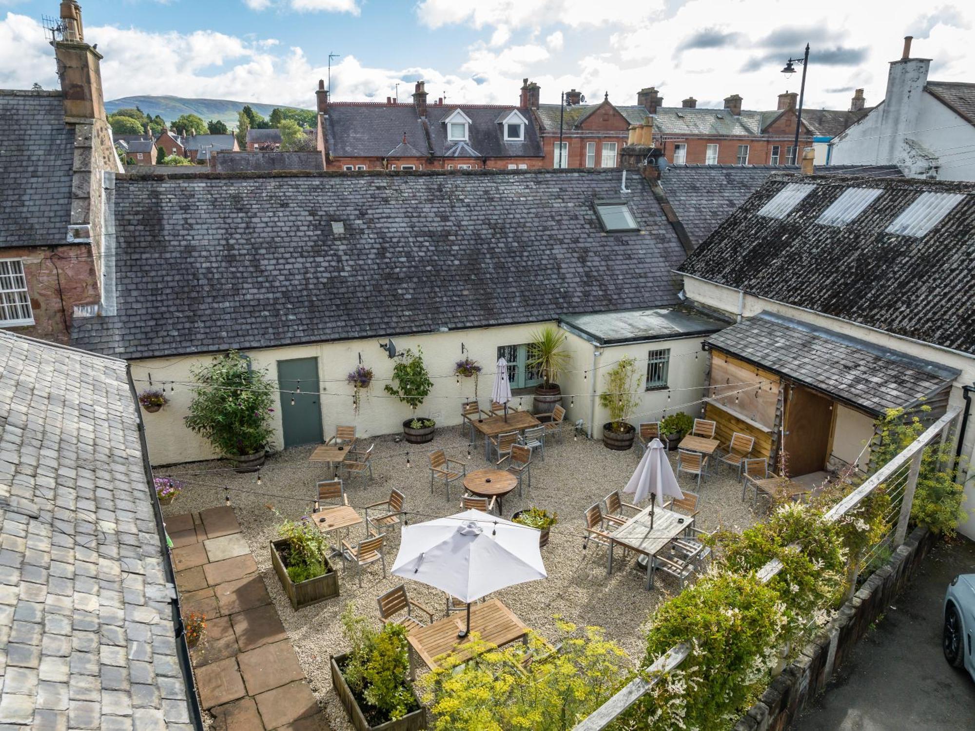 Buccleuch And Queensberry Arms Hotel Thornhill  Exteriör bild
